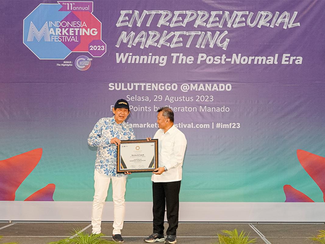 Bank SulutGo Raih Penghargaan Industri Marketing Champion 2023 di IMF
