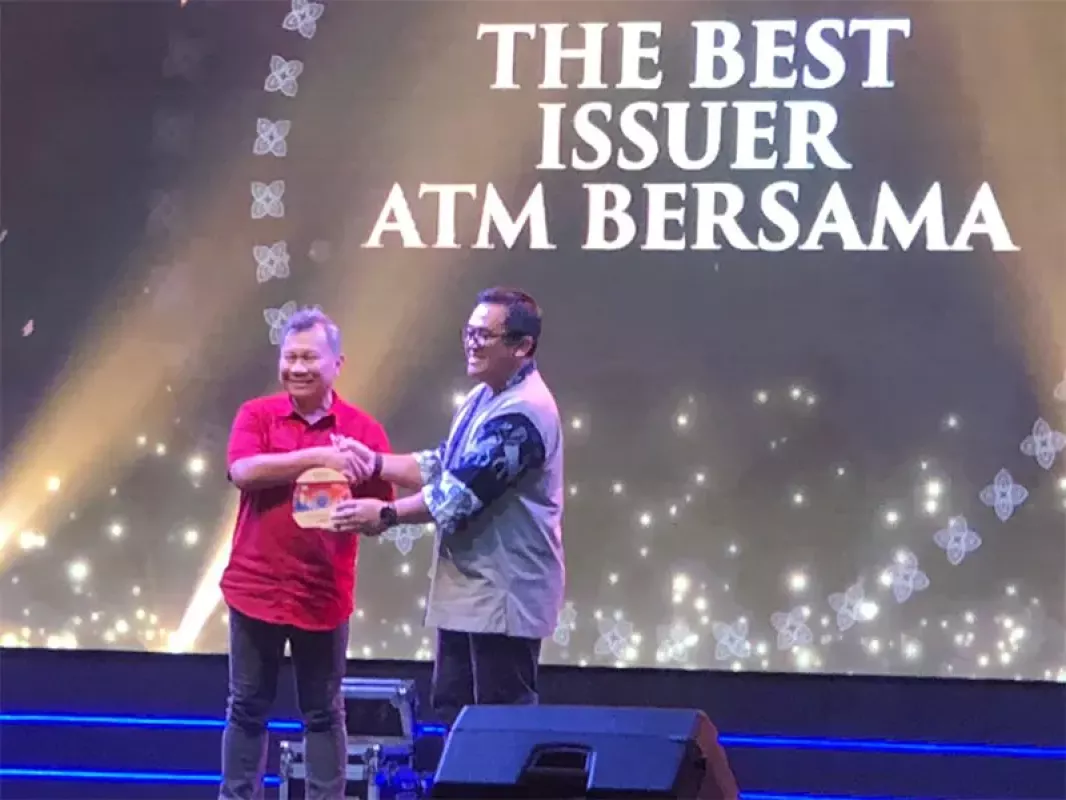 Bank SulutGo Raih Penghargaan The Best Issuer ATM Bersama