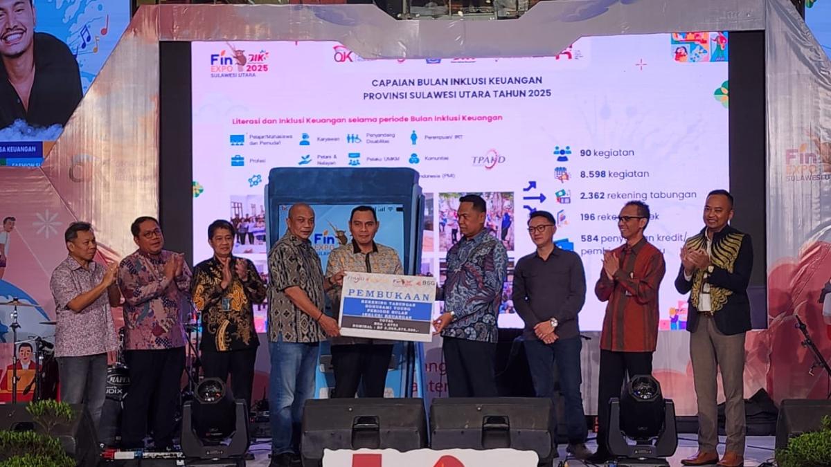 Bank SulutGo Serahkan Simbolis Tabungan Bohusami Young di Puncak BIK 2025