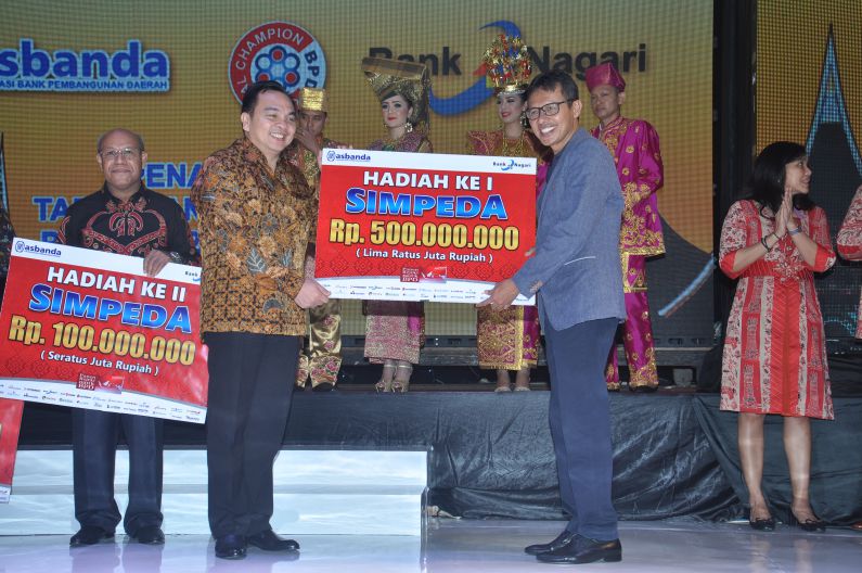 BS Raih Hadiah Utama 500 juta