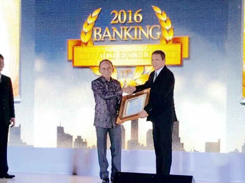 BSG Terima Penghargaan InfoBank Service Excellent Award 2016