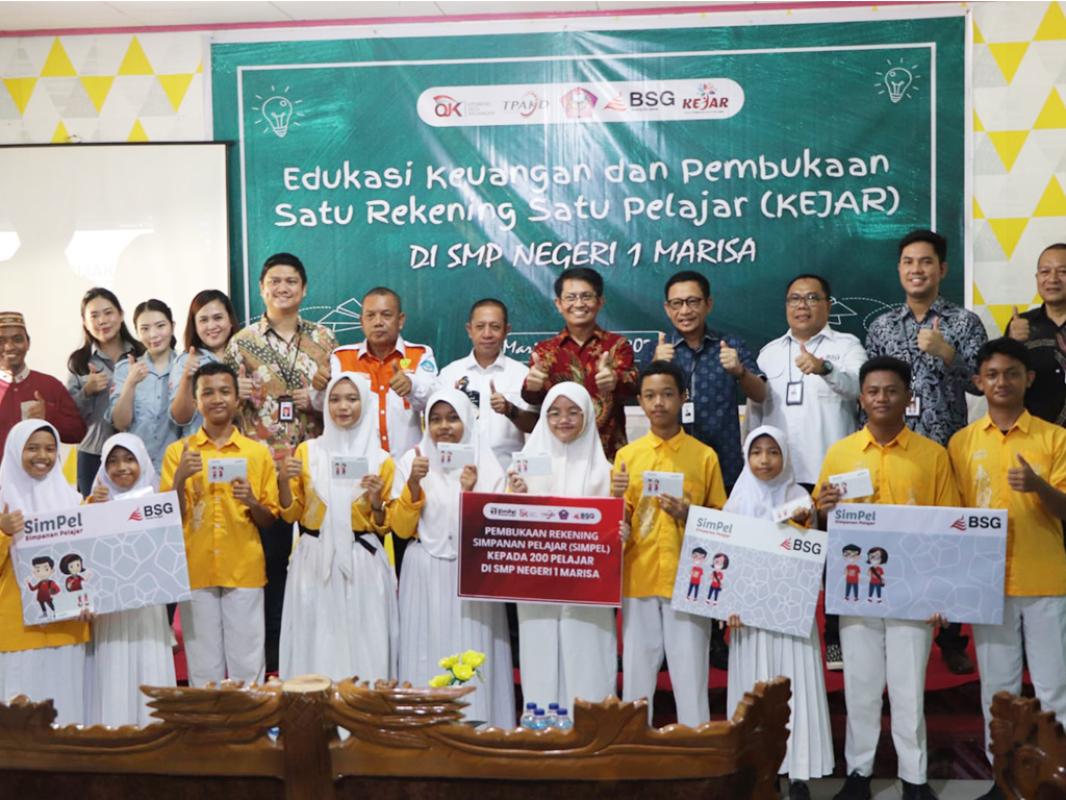 Edukasi Keuangan dan Pembukaan Rekening Satu Pelajar Satu Ilmu (KEJAR) Digelar di SMP Negeri 1 Marisa