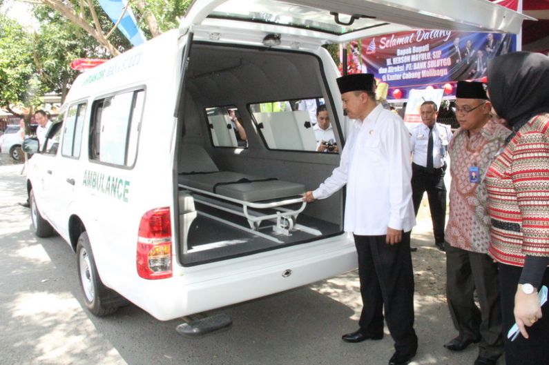 Molibagu mendapat mobil ambulance dari Bank Sulut
