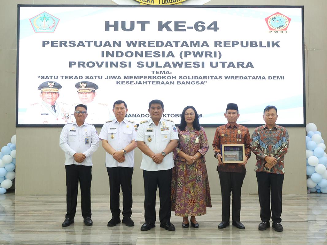 Perkokoh Solidaritas di HUT ke-64, PWRI Sulut Tanda Tangani MoU Bersama Bank SulutGo