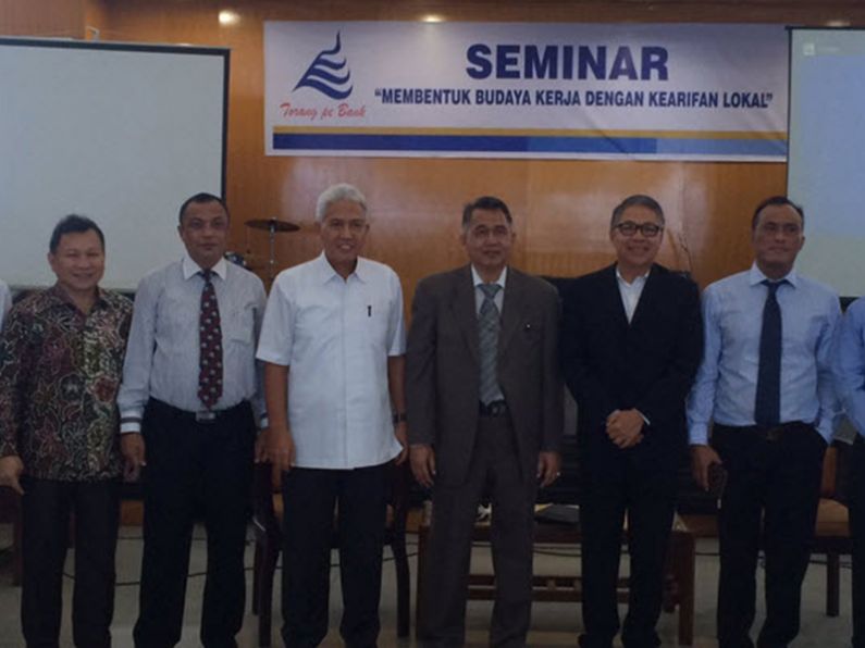 Seminar "Membentuk Budaya Kerja dengan Kearifan Lokal"